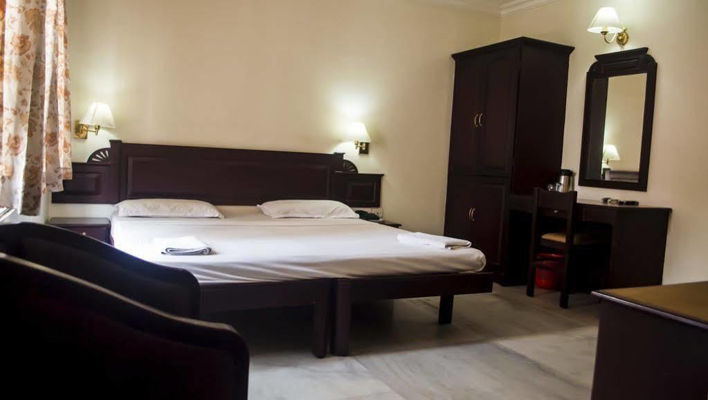 Hotel Archana Inn Kochi Exteriör bild