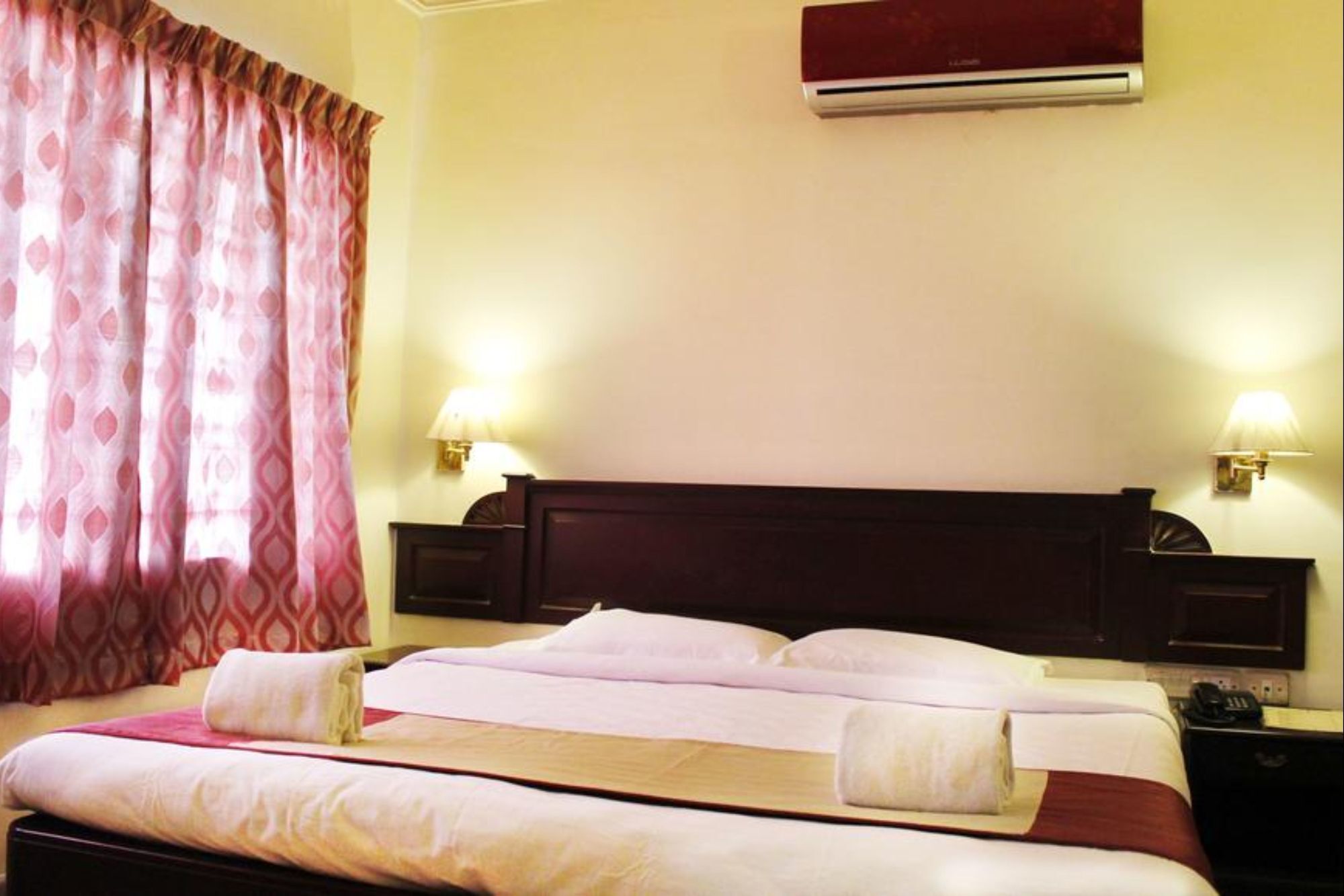 Hotel Archana Inn Kochi Exteriör bild